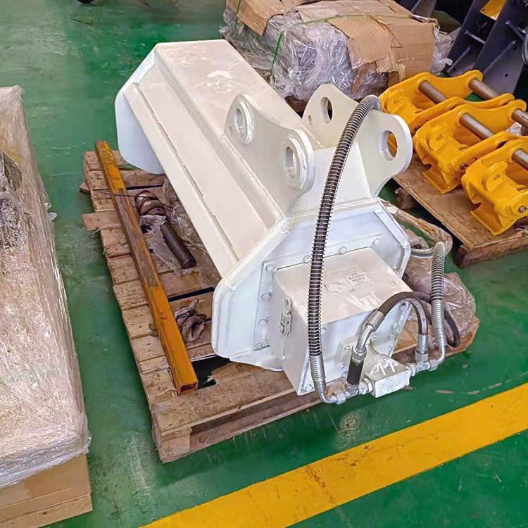 中拓 挖掘机割草机 挖机树枝草坪修剪设备 小型打草碎枝机