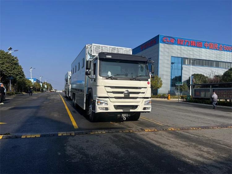 重汽豪沃出口专供会议车 应急宿营车 指挥运输车