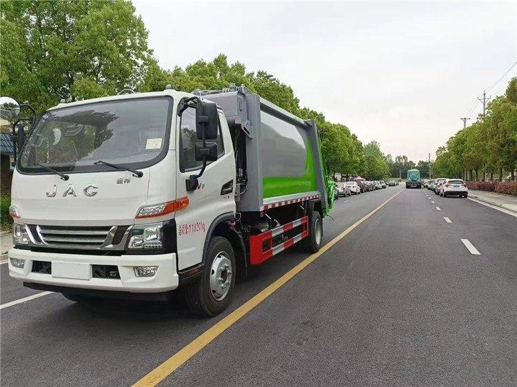 江淮骏铃V7国六9方压缩垃圾车 5吨生活垃圾处理车