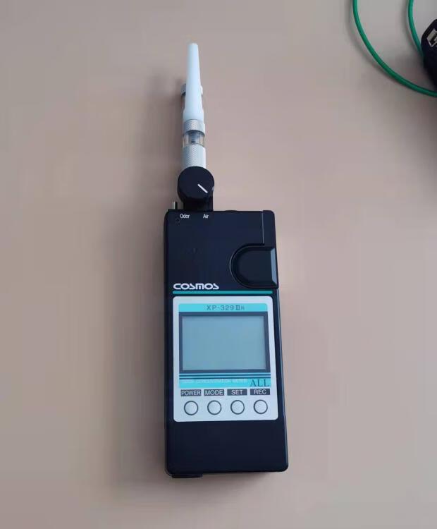 日本新宇宙XP-329IIIR便携式气味检测仪以无量纲的数字显示强度