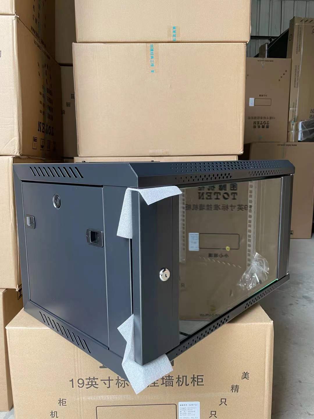 机柜定制家用企业 图腾/金盾 交换机监控用 配pdu电源 众图机柜厂