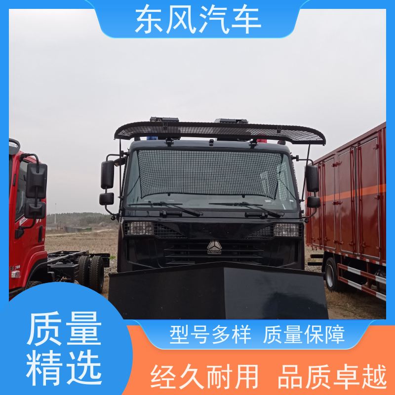 东风四驱越野车 猛士房车 超大离地间隙 超强的涉水能力