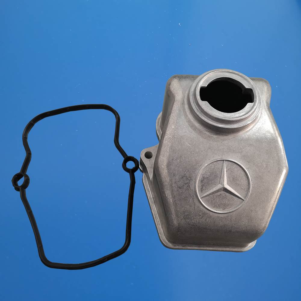 消防车配件 奔驰消防车气门室盖 进口奔驰消防车配件