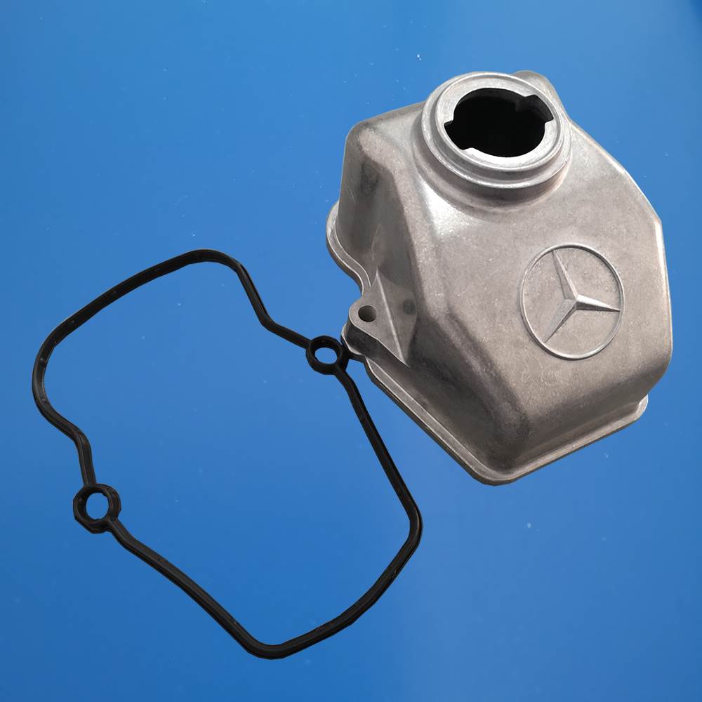 奔驰泵车配件 奔驰4141泵车气门室盖 奔驰发动机配件