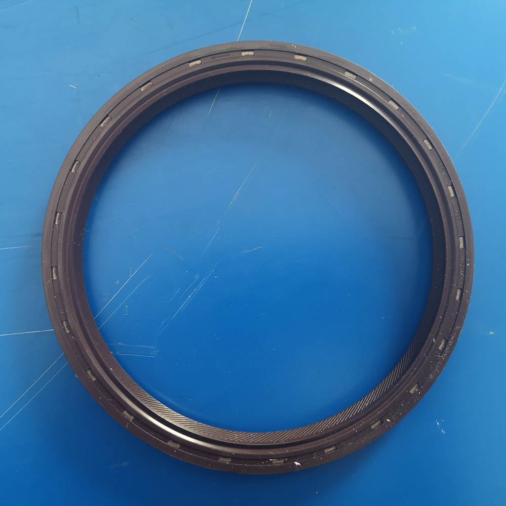 四川泵车配件 奔驰泵车曲轴后油封