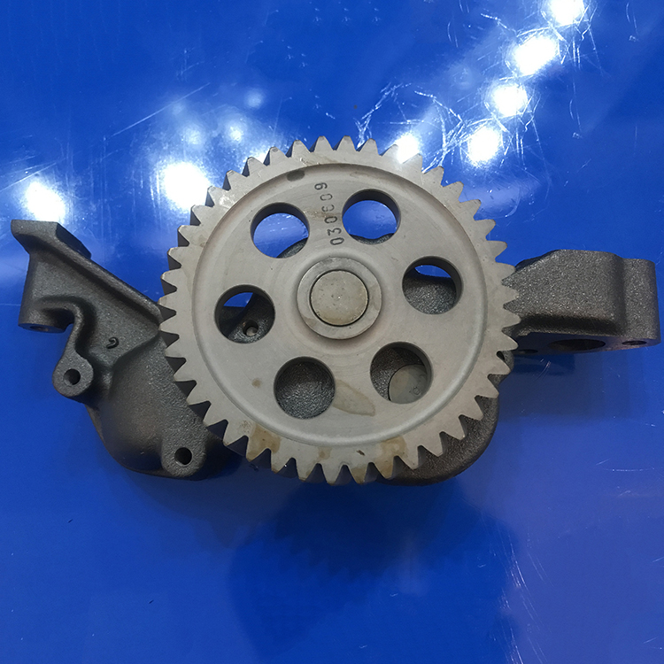 奔驰卡车发动机配件 机油泵