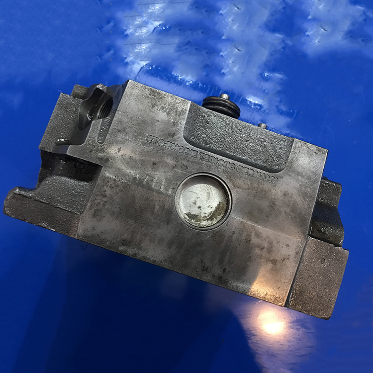 进口奔驰卡车配件 进口奔驰卡车发动机缸盖