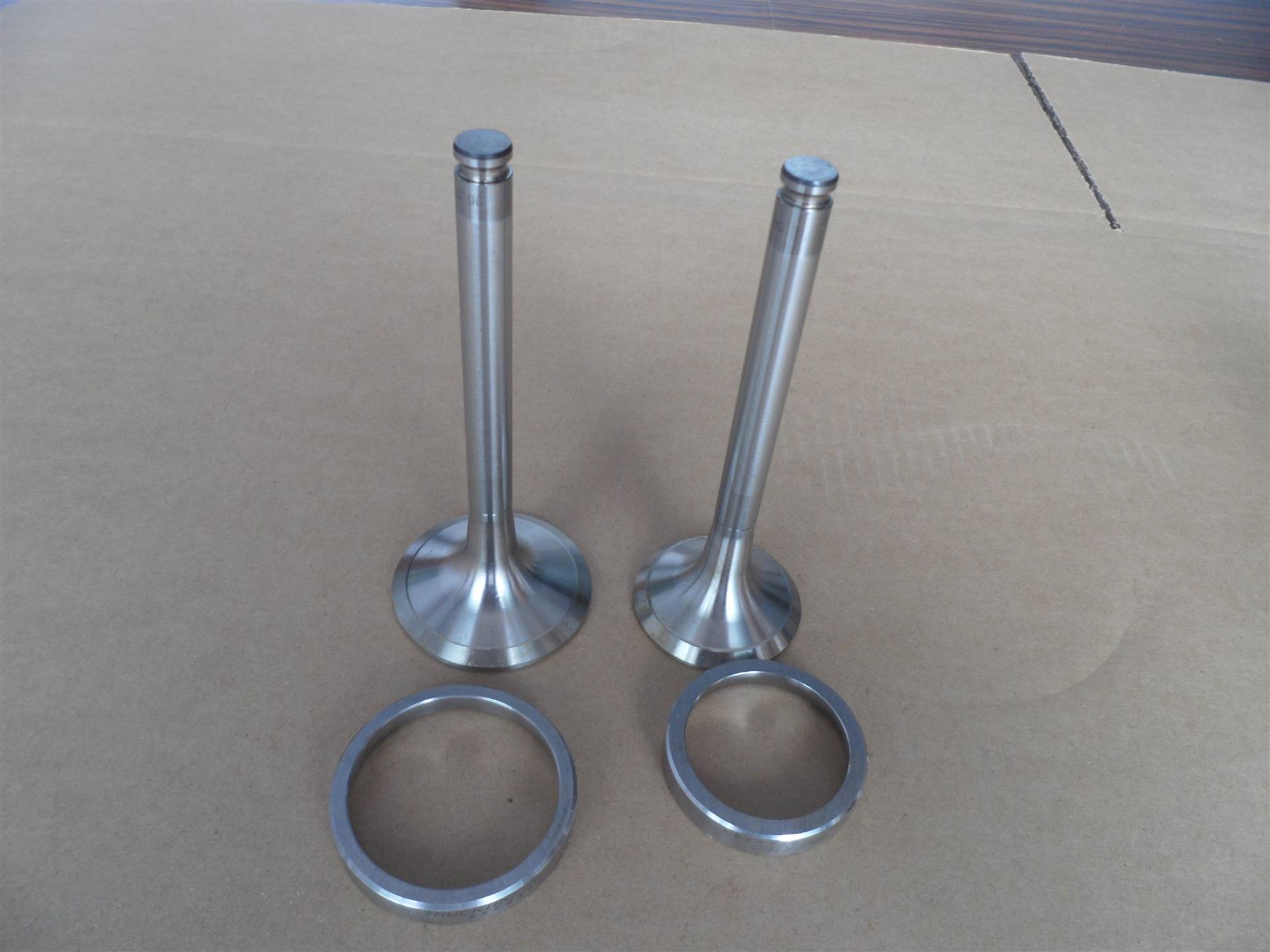 大连泵车配件 奔驰泵车气门 A4570500327