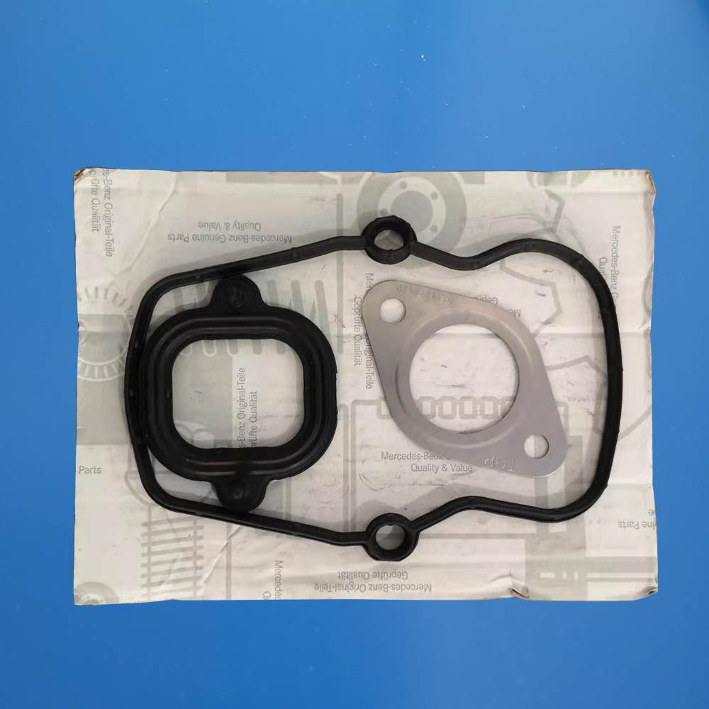 苏州奔驰卡车配件 奔驰发动机缸盖修理包 奔驰卡车发动机配件