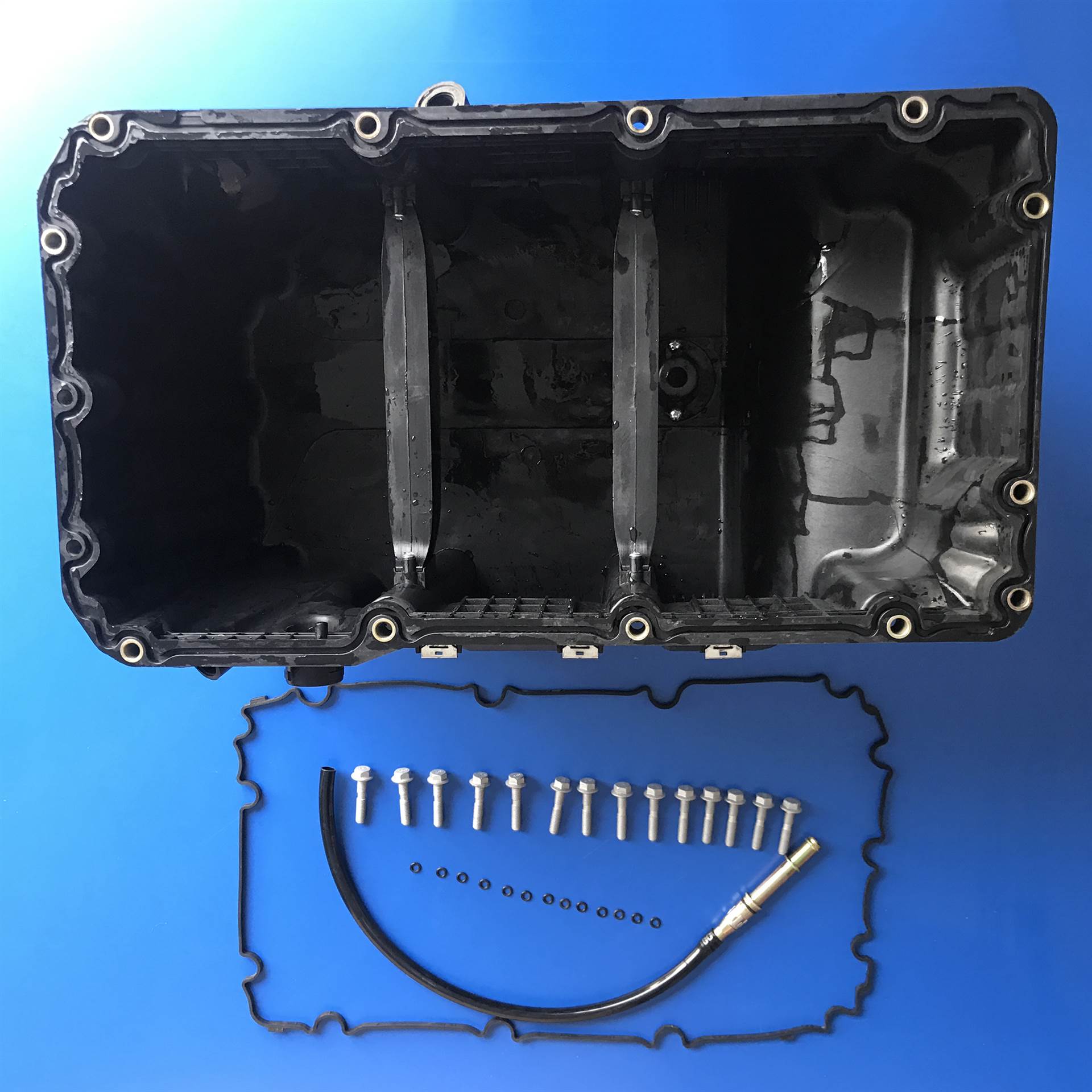 三一泵车配件 奔驰泵车发动机油底壳总成 三一奔驰泵车配件