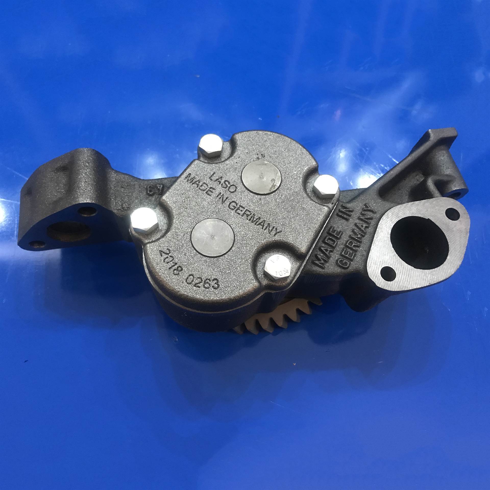 消防车配件 进口奔驰消防车机油泵 奔驰原厂发动机配件