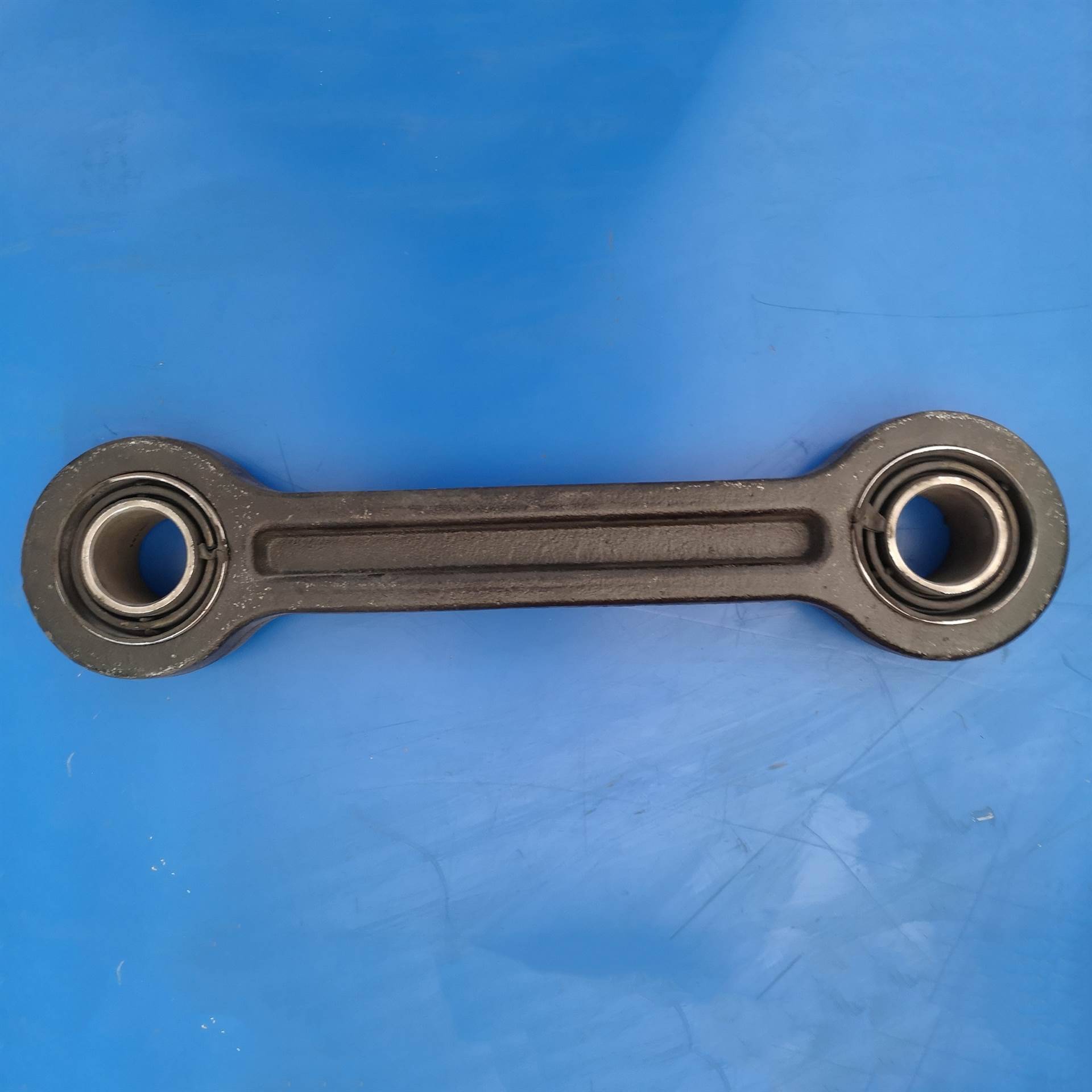 中联奔驰泵车配件 奔驰泵车后桥稳定杆支架 奔驰泵车原厂配件