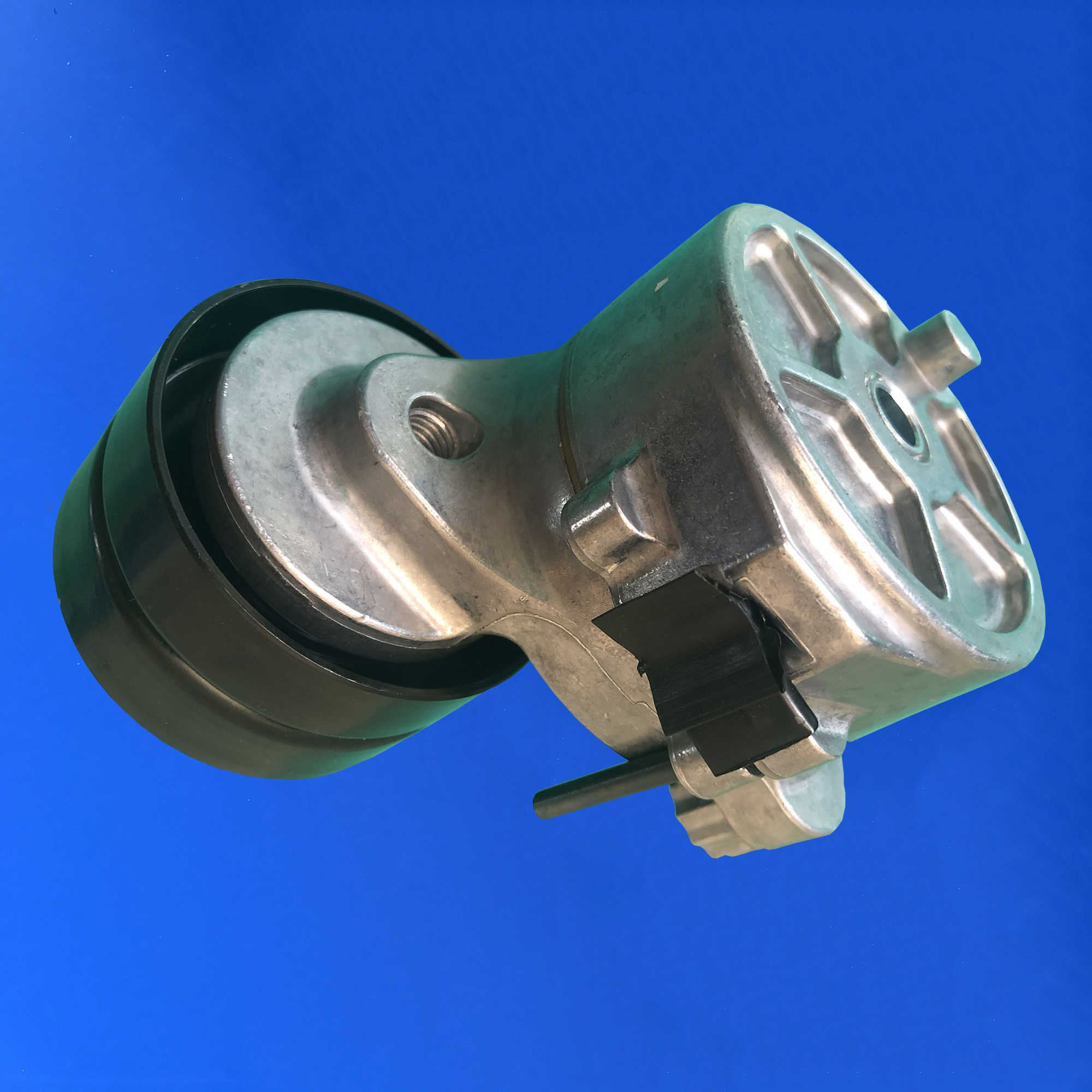 宁波奔驰卡车配件 奔驰卡车457涨紧轮 奔驰卡车发动机配件