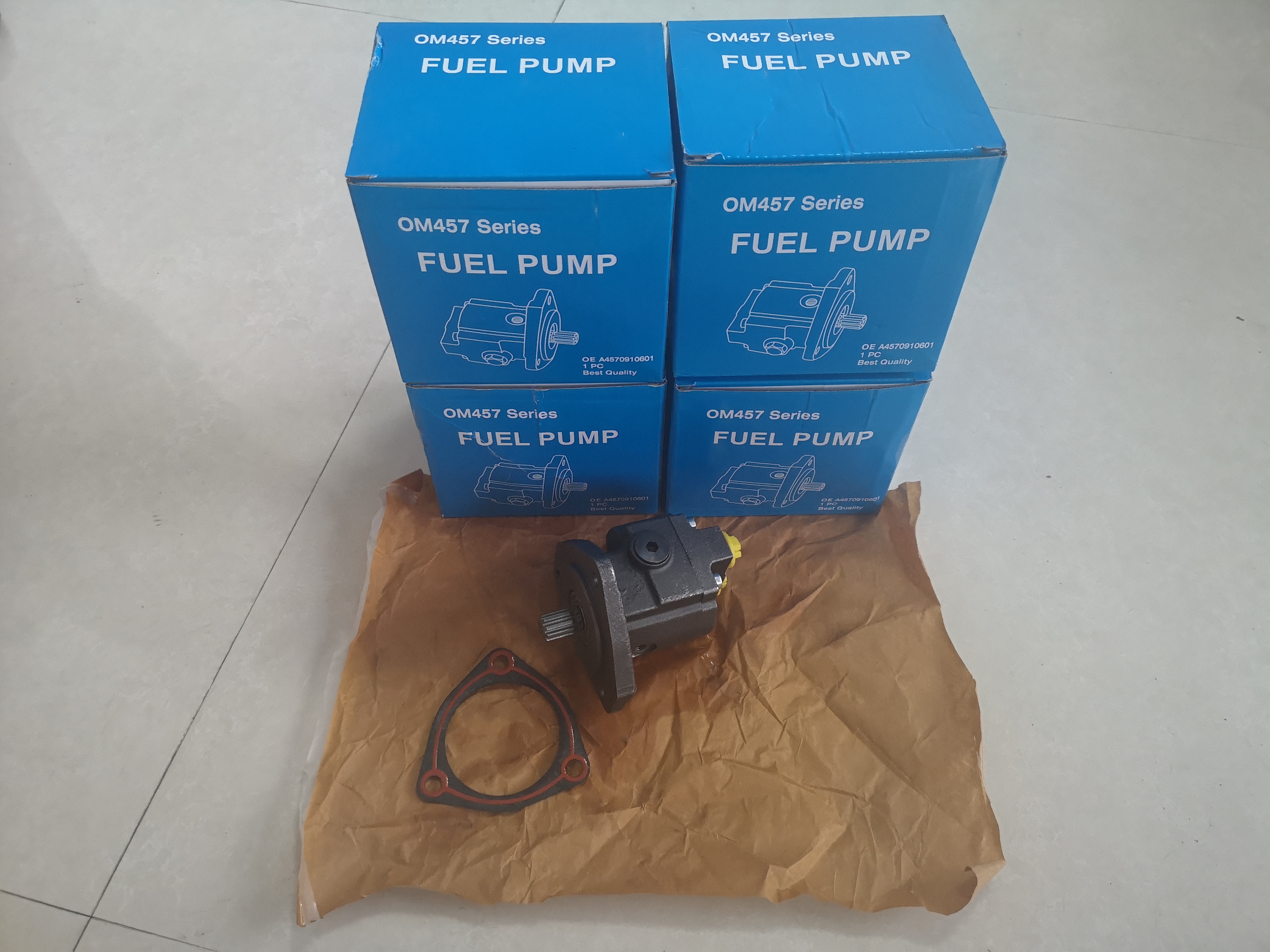 郑州奔驰卡车配件 奔驰发动机燃油泵 奔驰卡车发动机配件