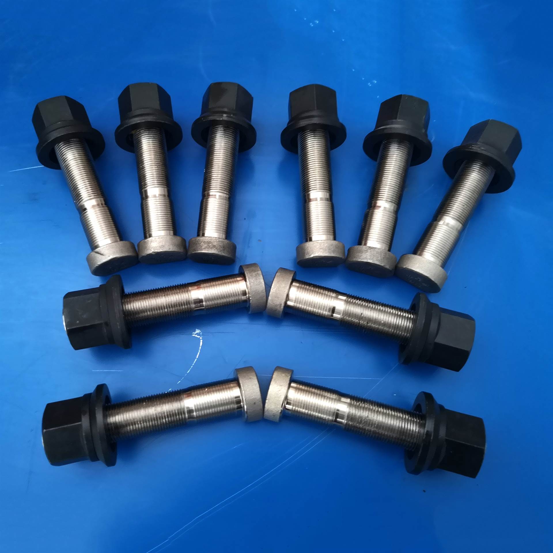 中联奔驰泵车配件 奔驰泵车轮胎螺丝 奔驰泵车原厂配件