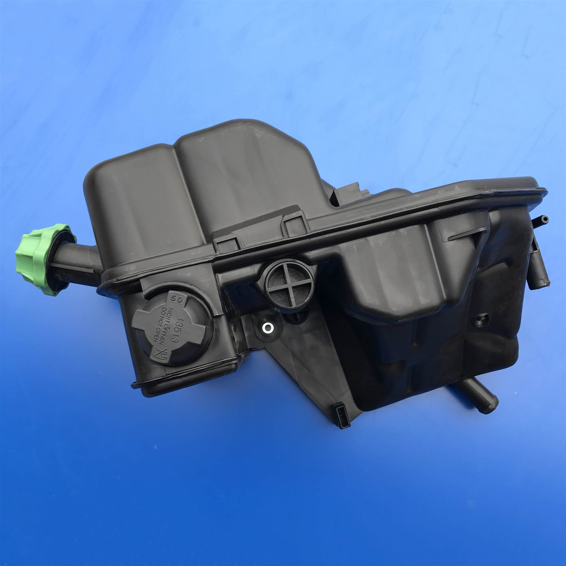 奔驰4141泵车配件 奔驰泵车副水箱