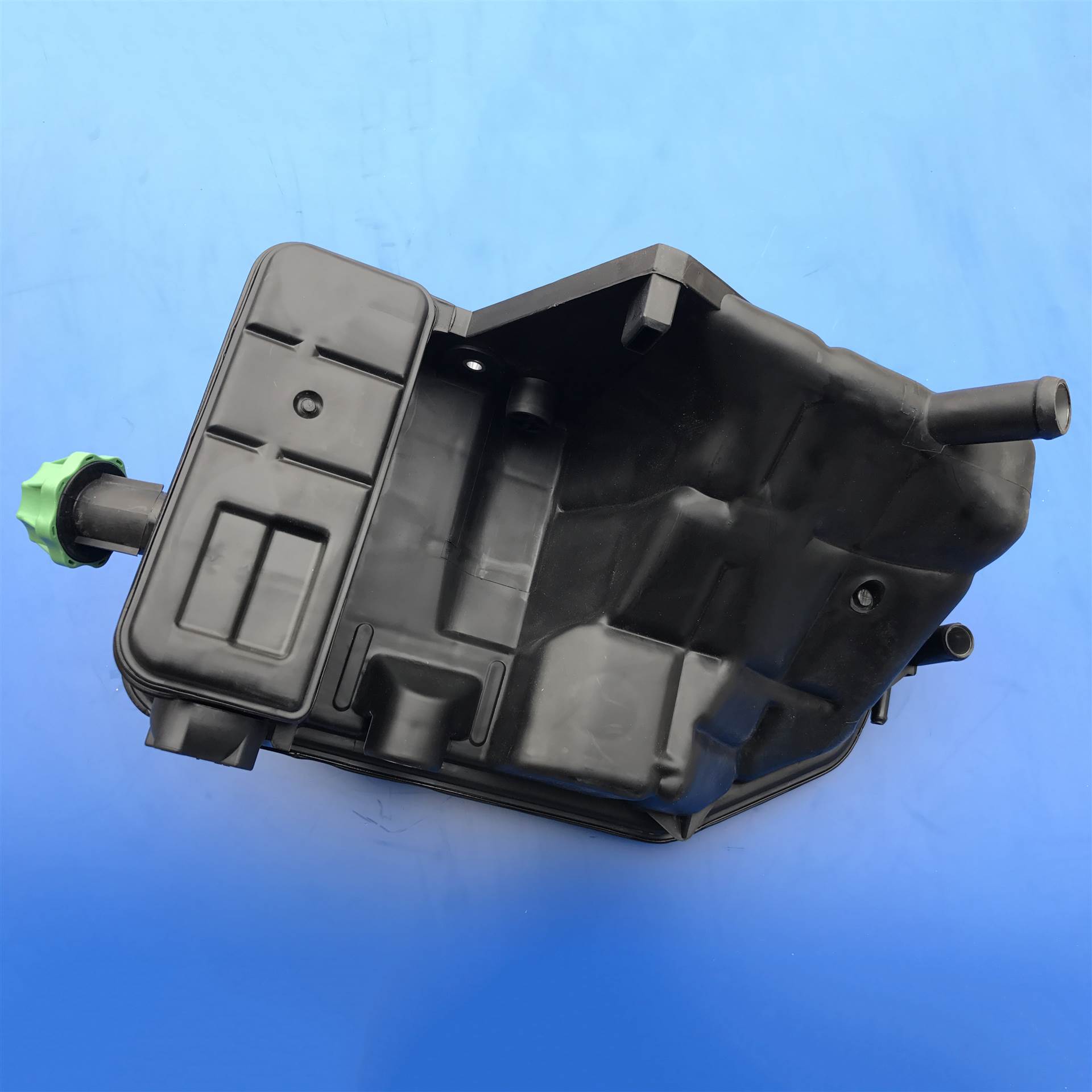 三一奔驰泵车配件 奔驰泵车副水箱 奔驰原厂配件