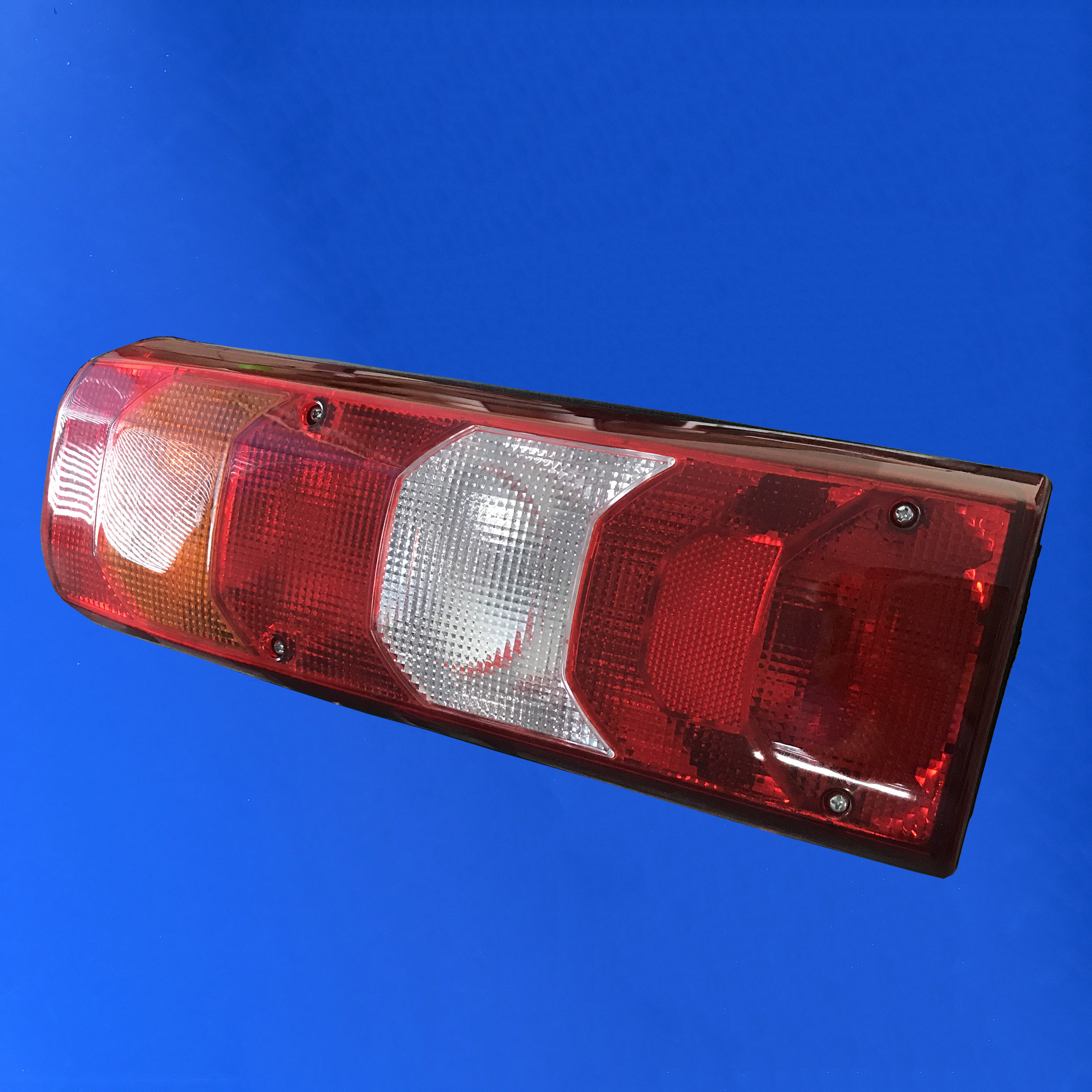 杭州奔驰卡车配件 奔驰卡车后尾灯 奔驰卡车配件经销商