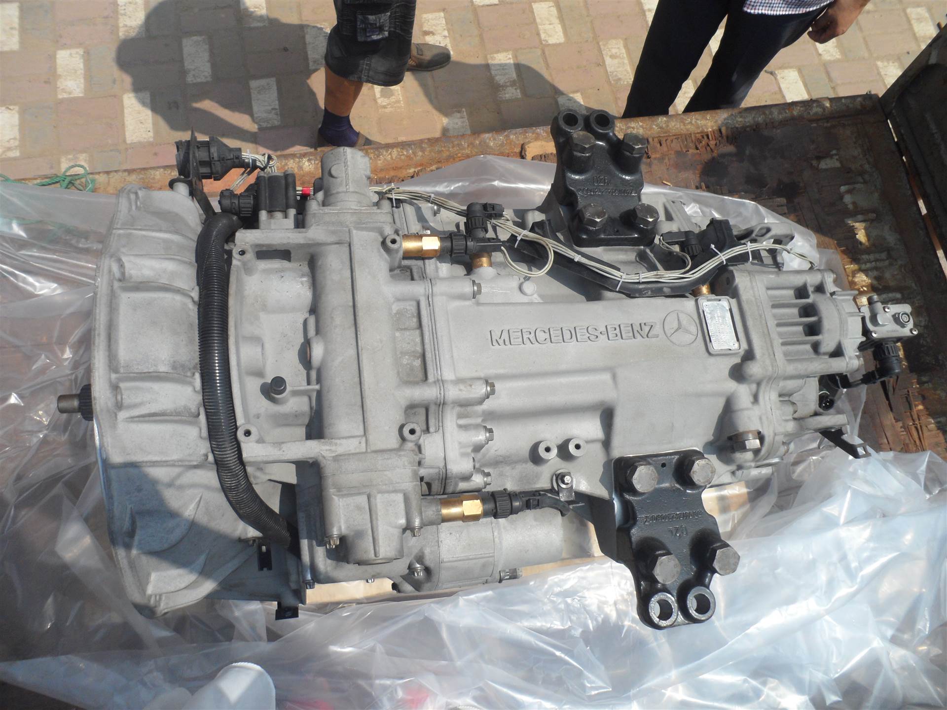 内蒙古奔驰卡车配件 奔驰卡车变速箱 奔驰卡车配件经销商