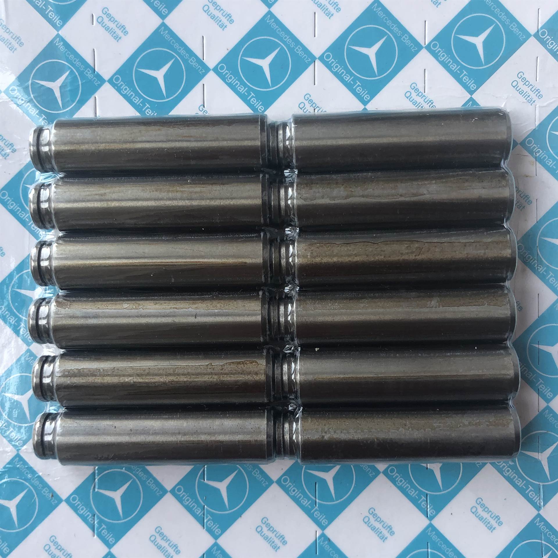 奔驰3341配件 奔驰3341泵车气门导管 奔驰泵车配件