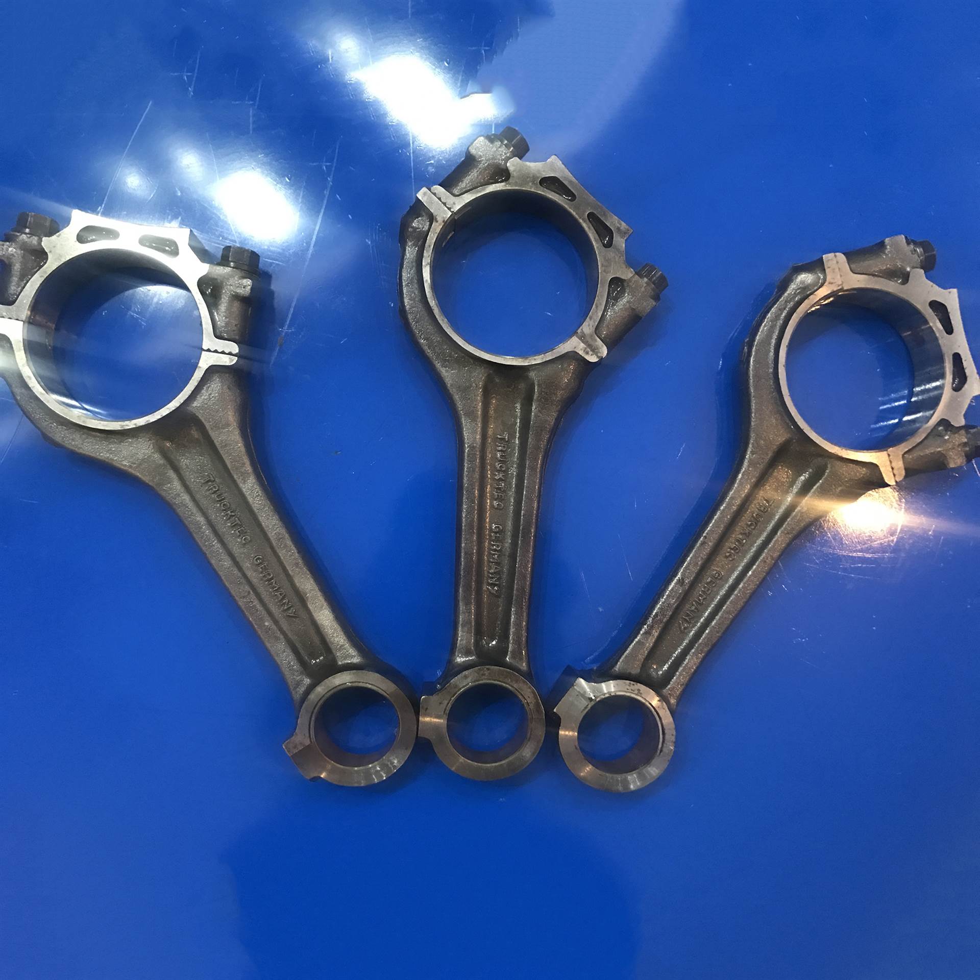 奔驰3341泵车配件 奔驰泵车发动机连杆 奔驰泵车原厂配件