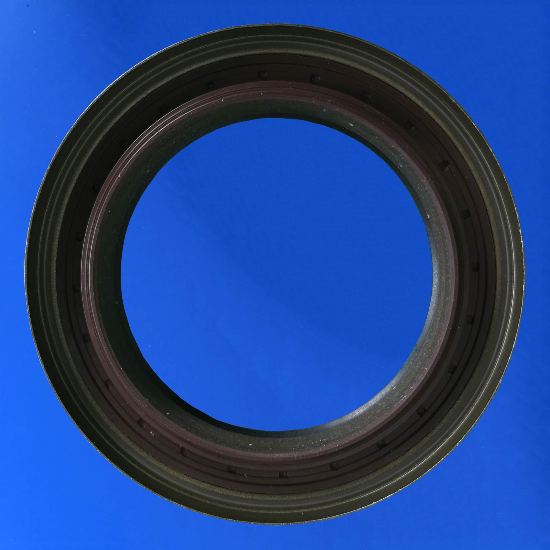 奔驰4141泵车配件中桥输入轴油封