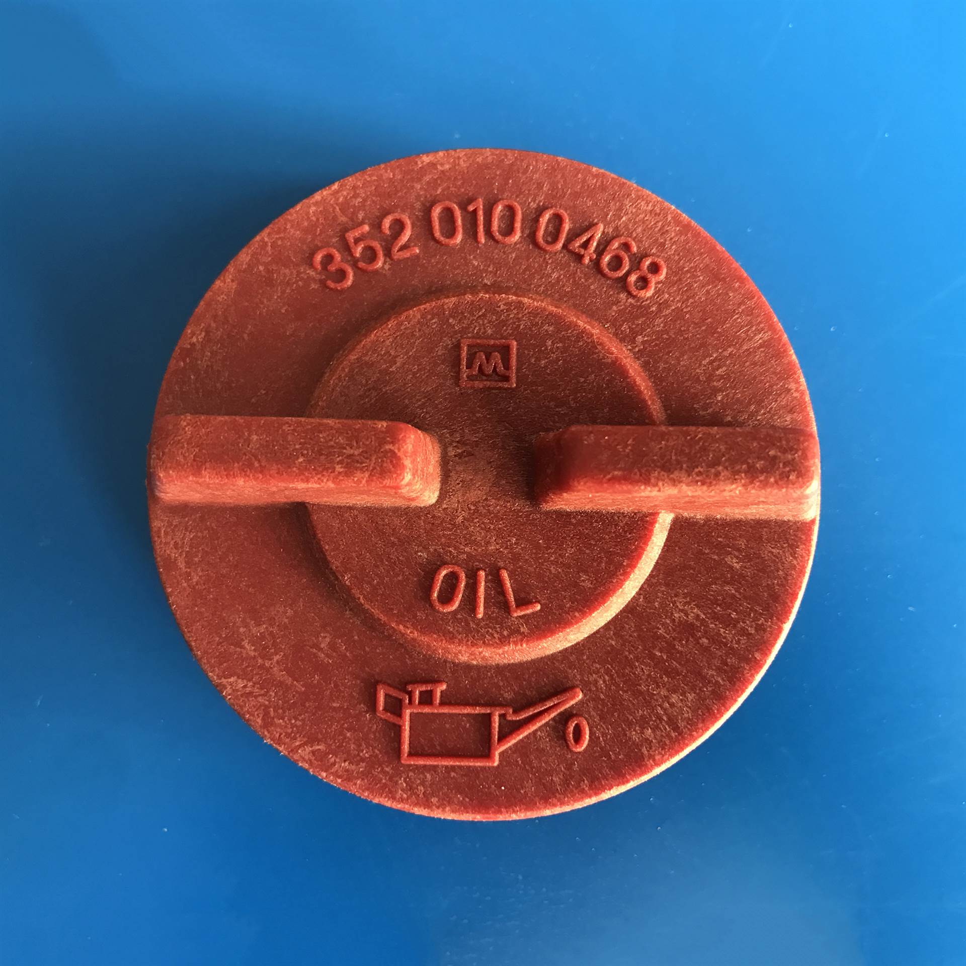 三一奔驰泵车配件 奔驰泵车发动机机油管盖 奔驰泵车发动机配件