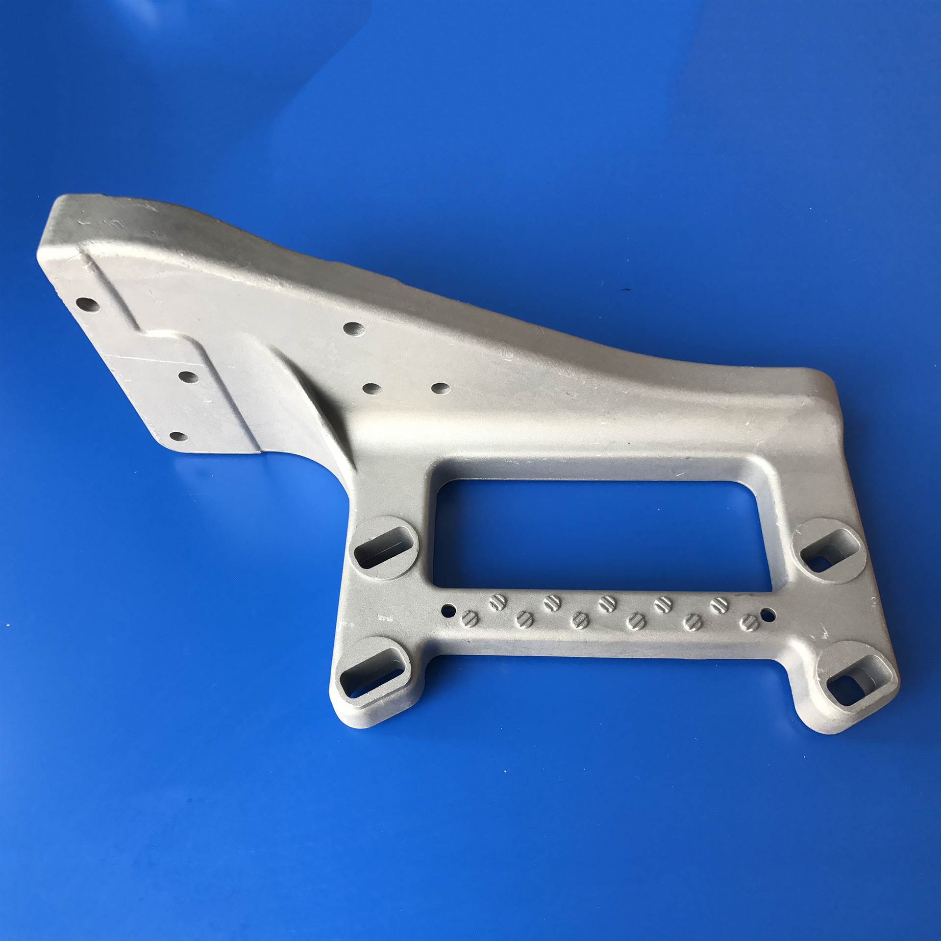 中联奔驰泵车配件 奔驰泵车脚踏板支架 奔驰原厂配件