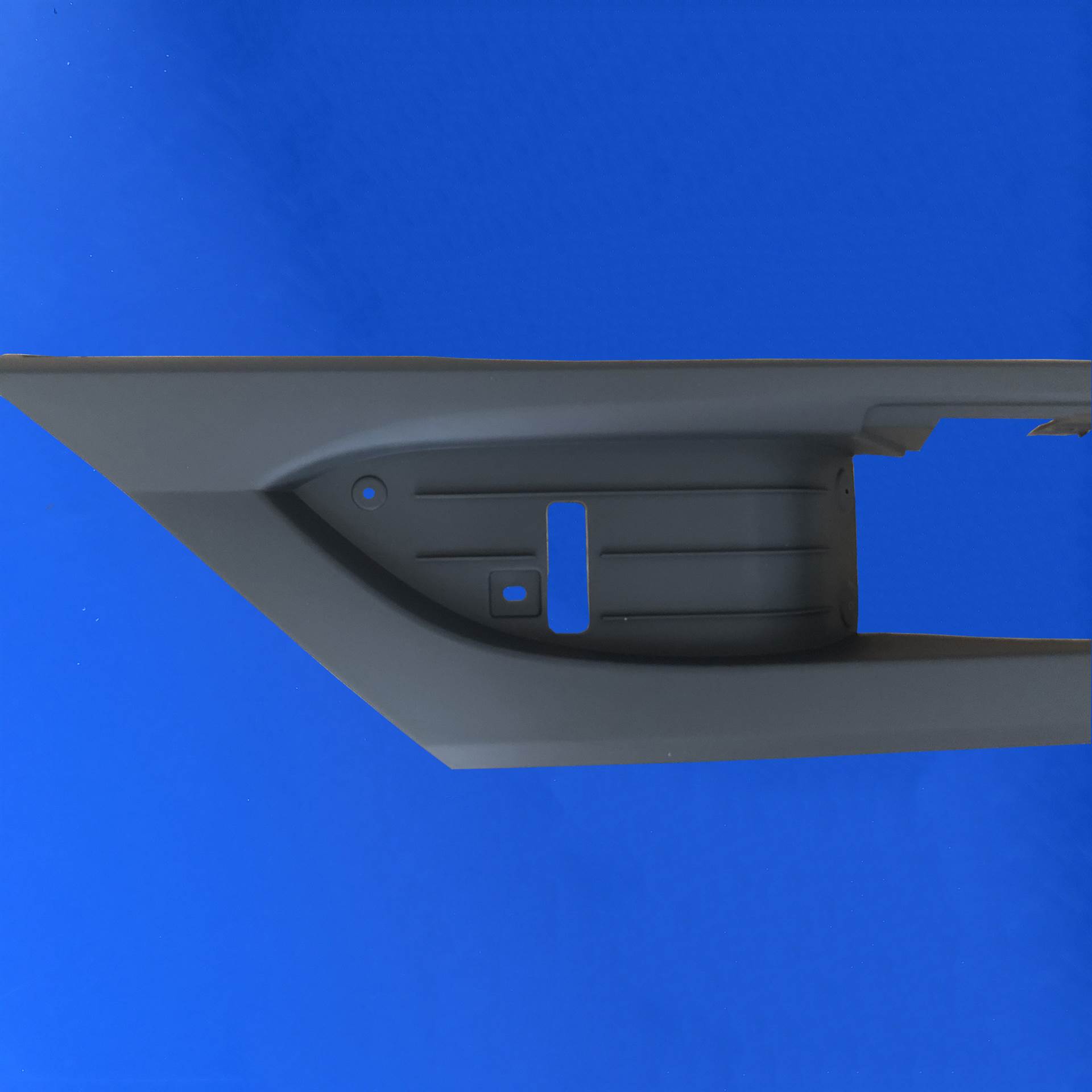 奔驰4141泵车配件 奔驰泵车保险杠下装饰板中段 奔驰泵车原厂配件