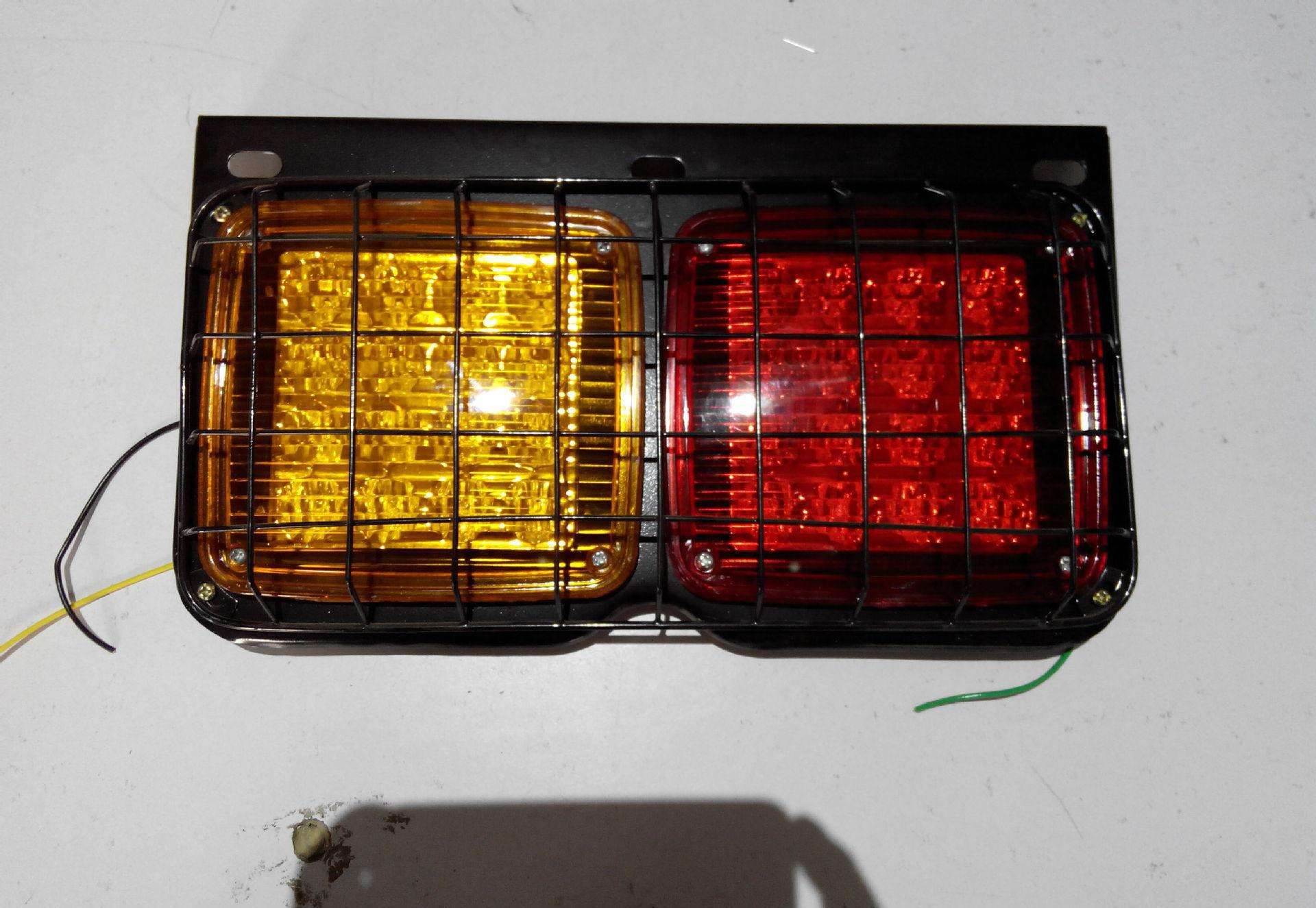 奔驰消防车配件 奔驰4141消防车后尾灯 奔驰消防车原厂配件