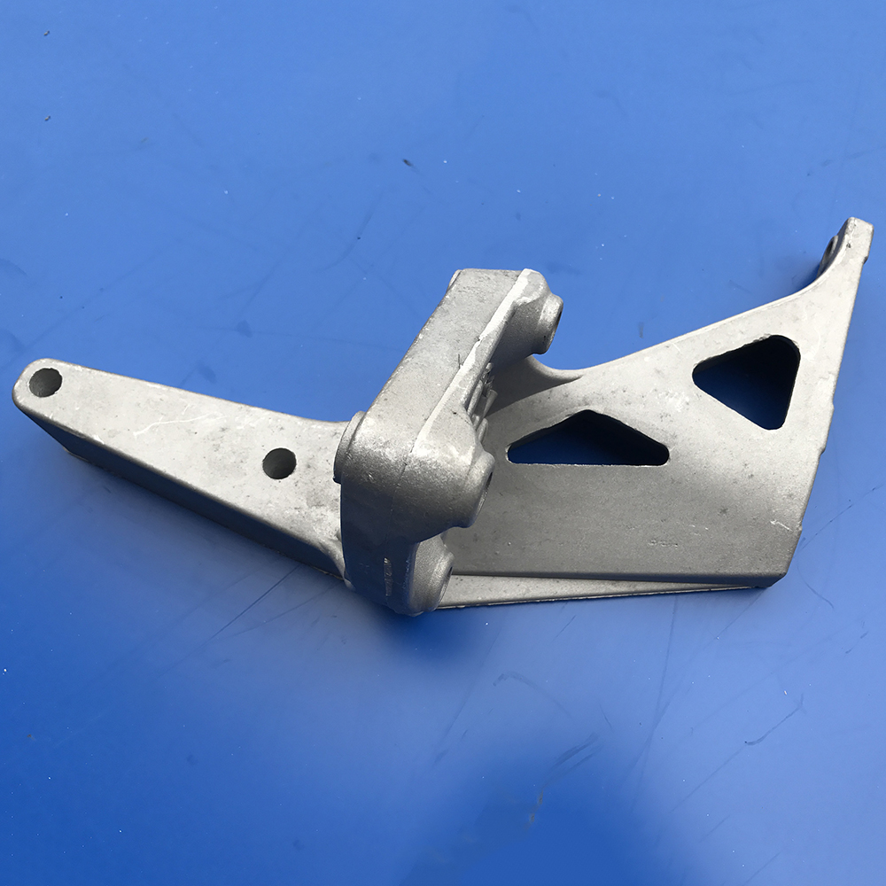 奔驰卡车配件 奔驰卡车保险杠支架配件 进口奔驰卡车配件