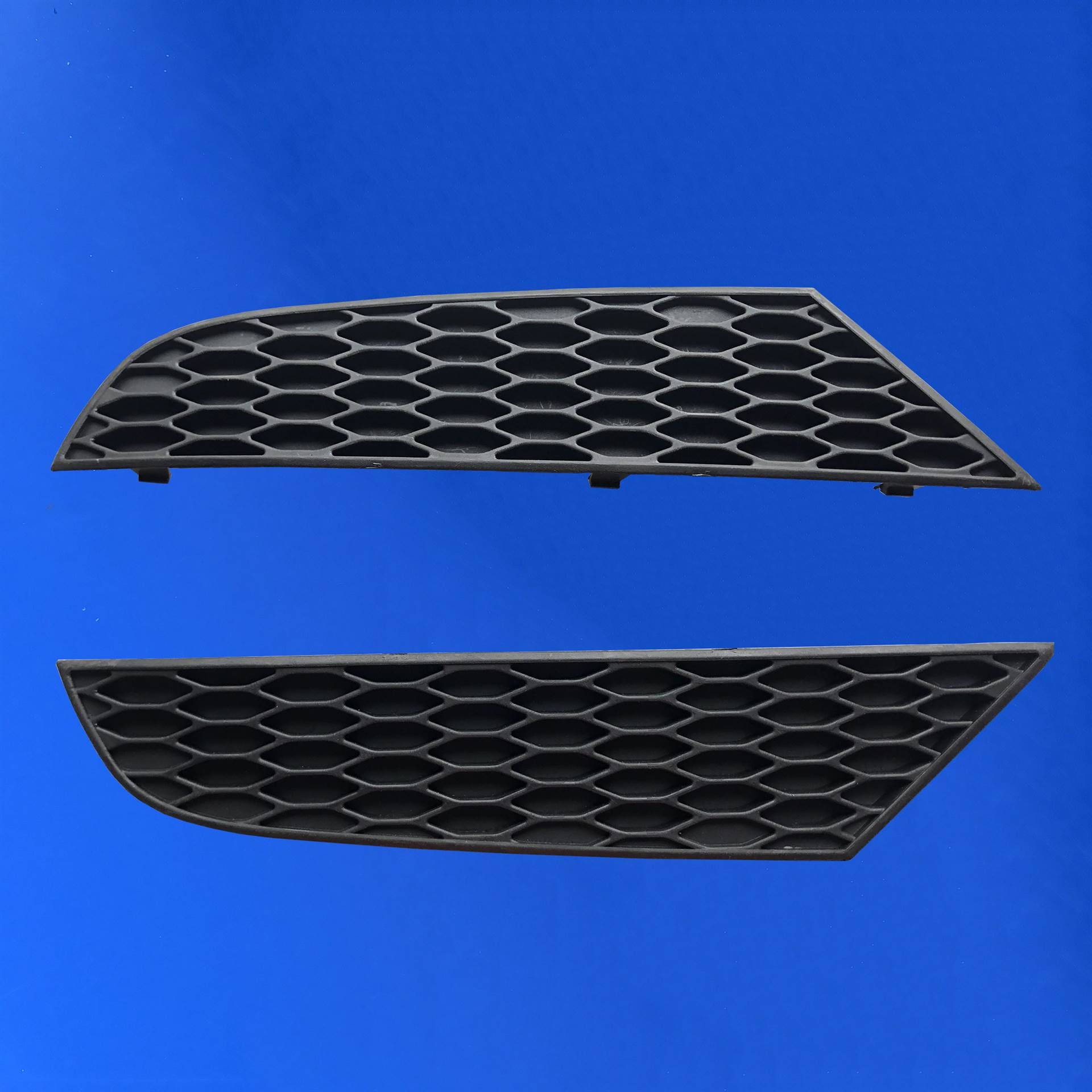 奔驰卡车配件 奔驰卡车保险杠下饰板外罩 奔驰重卡配件供应商