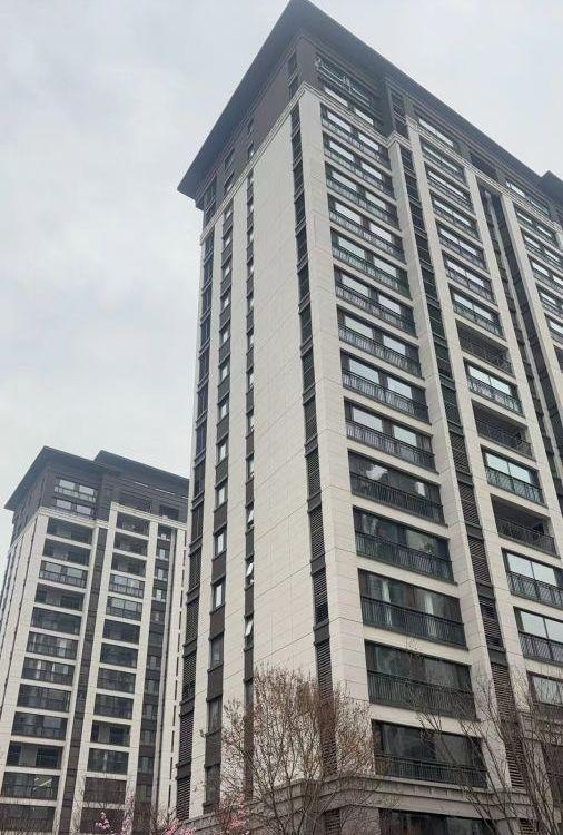 固镪建材 旧房改造 外墙翻新真石漆施工 自有施工团队包工包料