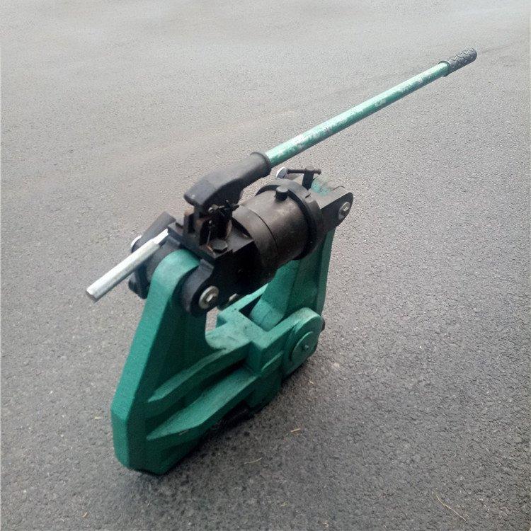 KKY-500型液压挤孔机利用静压力对钢轨进行挤孔作业