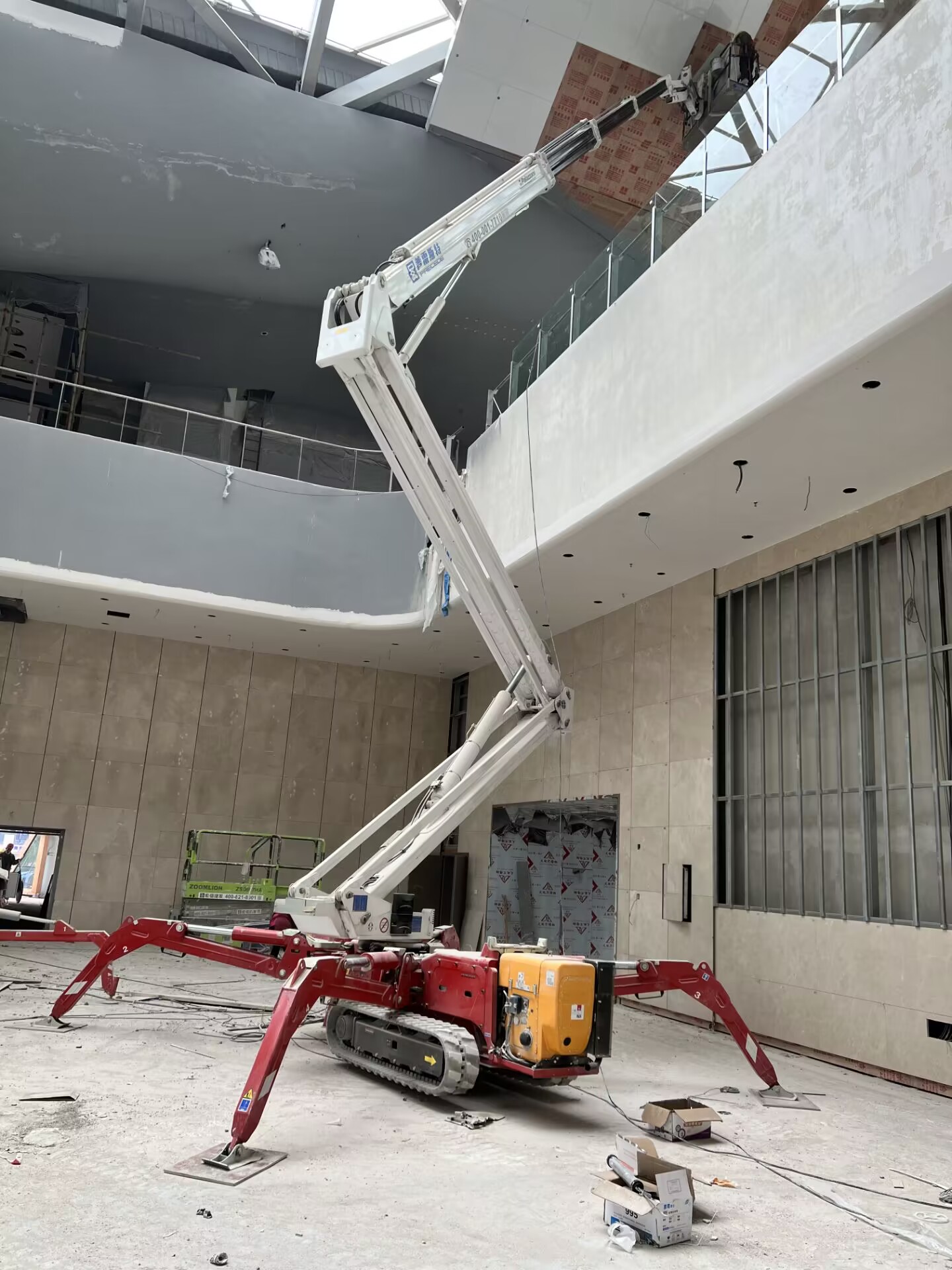 重庆四维叉车租赁 海克斯蜘蛛车出租 10米到40米高空平台快速到位