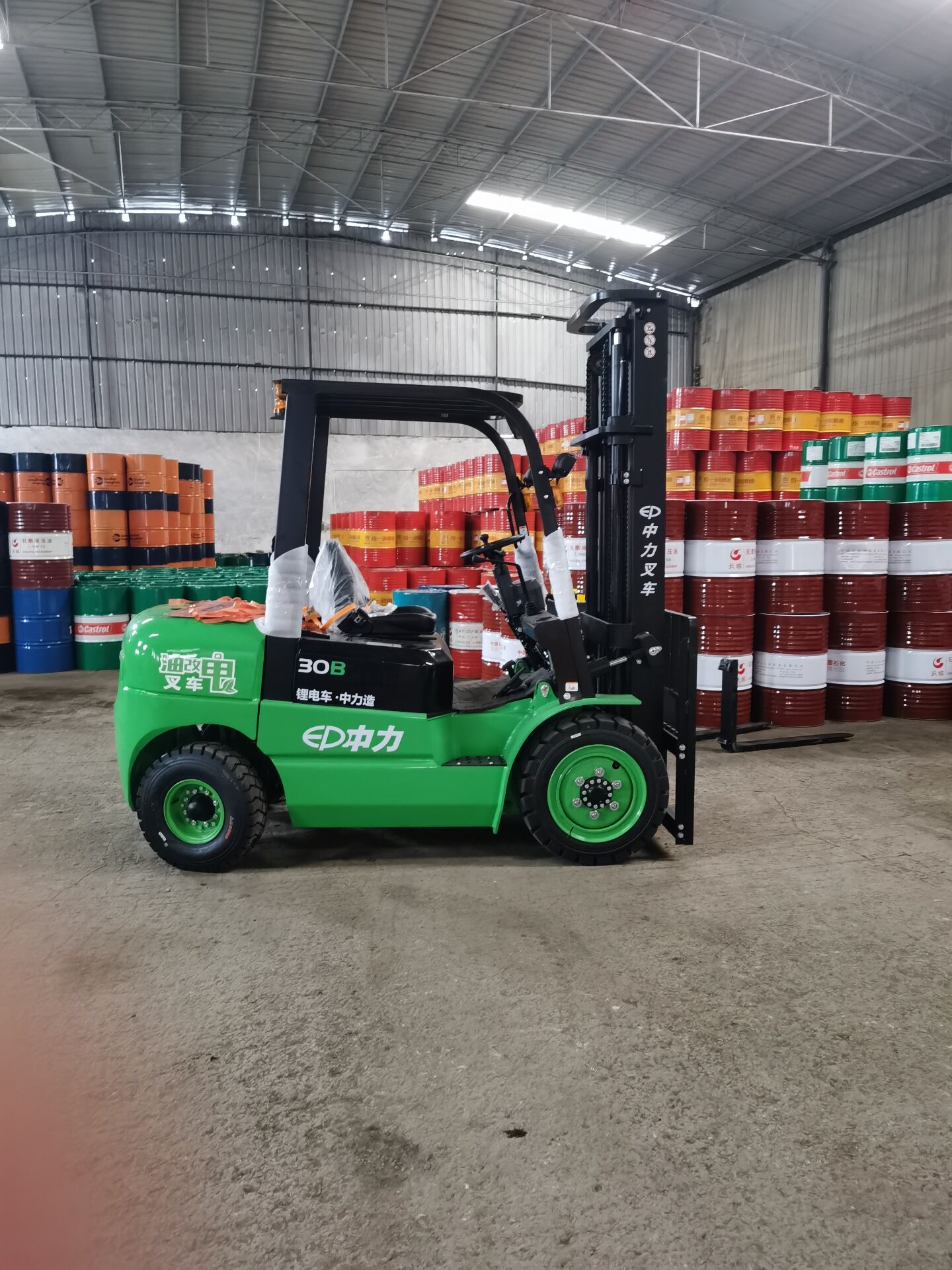 特诺电动叉车出租 EFX302锂电池叉车租赁 诺力DF30手动叉车