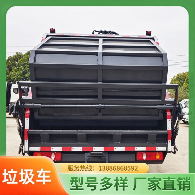 蓝牌奥驰勾臂式垃圾车 承载力强 轻松拉5吨建筑垃圾下地下室