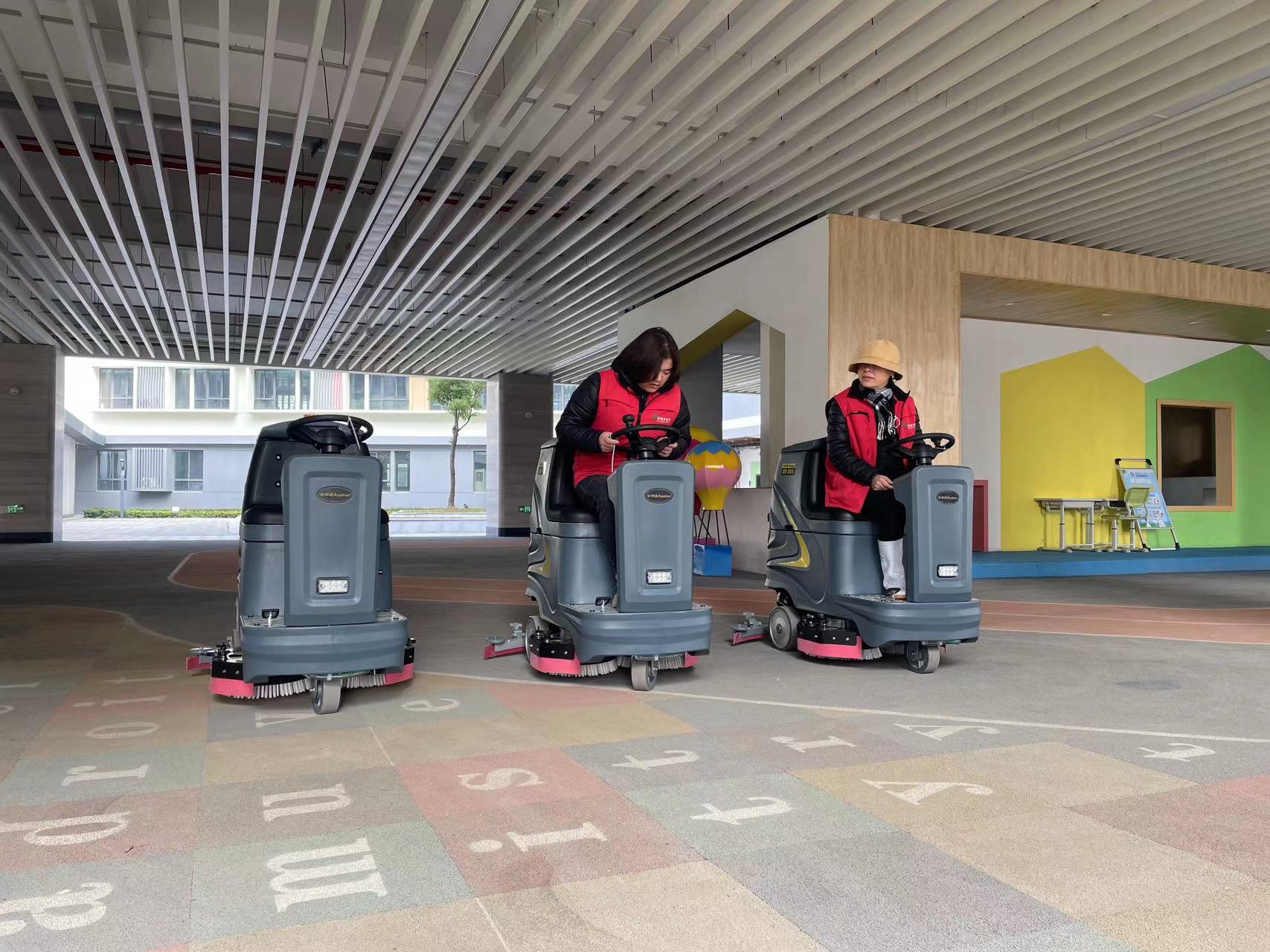 物业保洁 环氧地坪洗地机 地坪漆地面全自动洗地车 荣事达