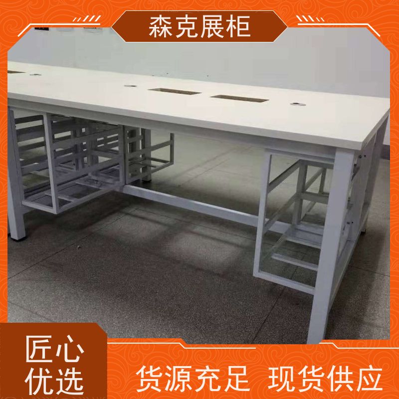 时尚工业风眼镜店装修风格 德尚眼镜展柜定制厂家