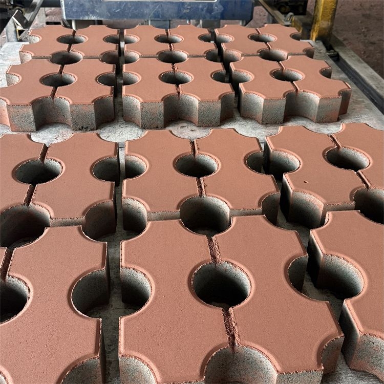 Colorful tiles, ample stock, large stock in stock, municipal landscape landscaping, anti-corrosion and color-resistant