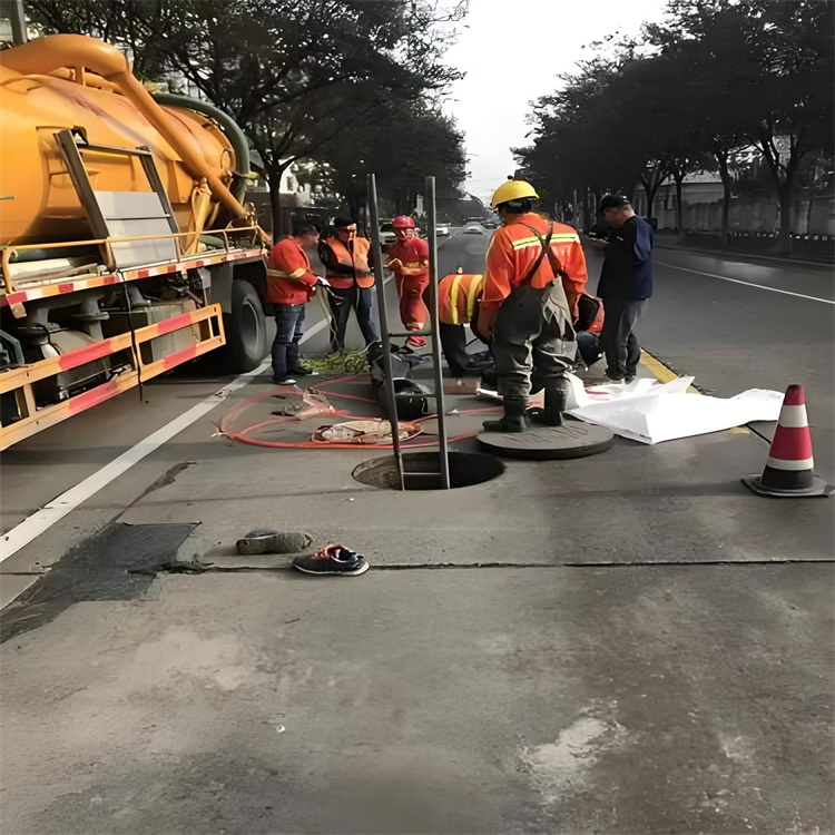 乌鲁木齐清理化粪池 抽粪 抽污水 陈陈吉祥管道管道公司专业车辆为您服务