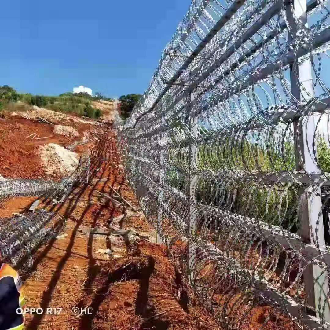 防盗刺绳加粗耐用警戒斧行型刀片防爬网蛇蝮式刺丝滚笼刺网颜色