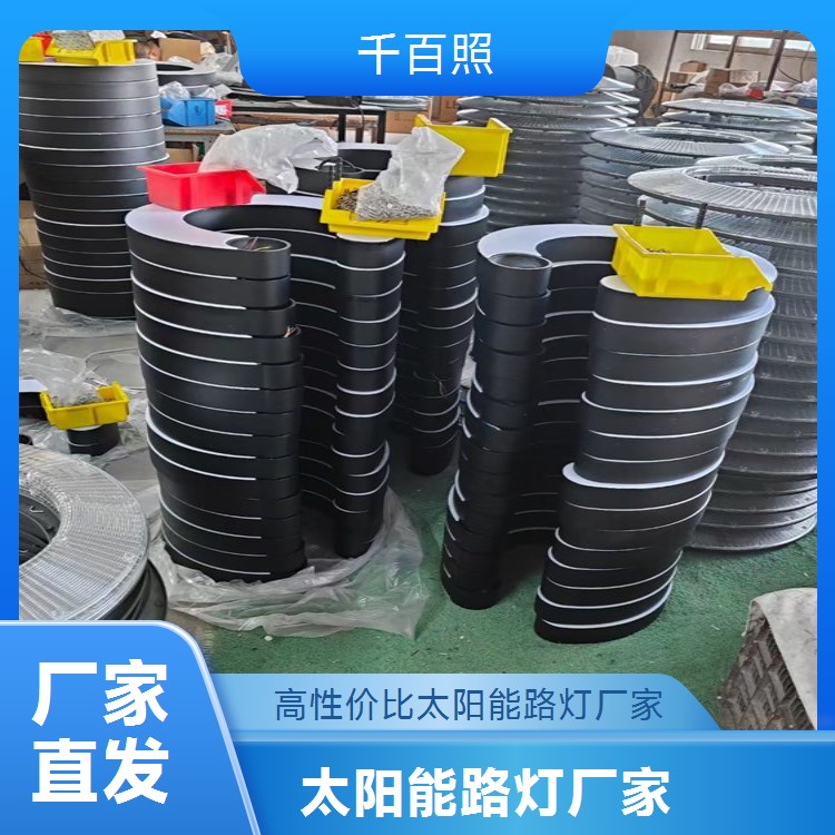 景观艺术定制路灯厂家，铁路博物馆灯，火车头铁轨造型体现铁路史