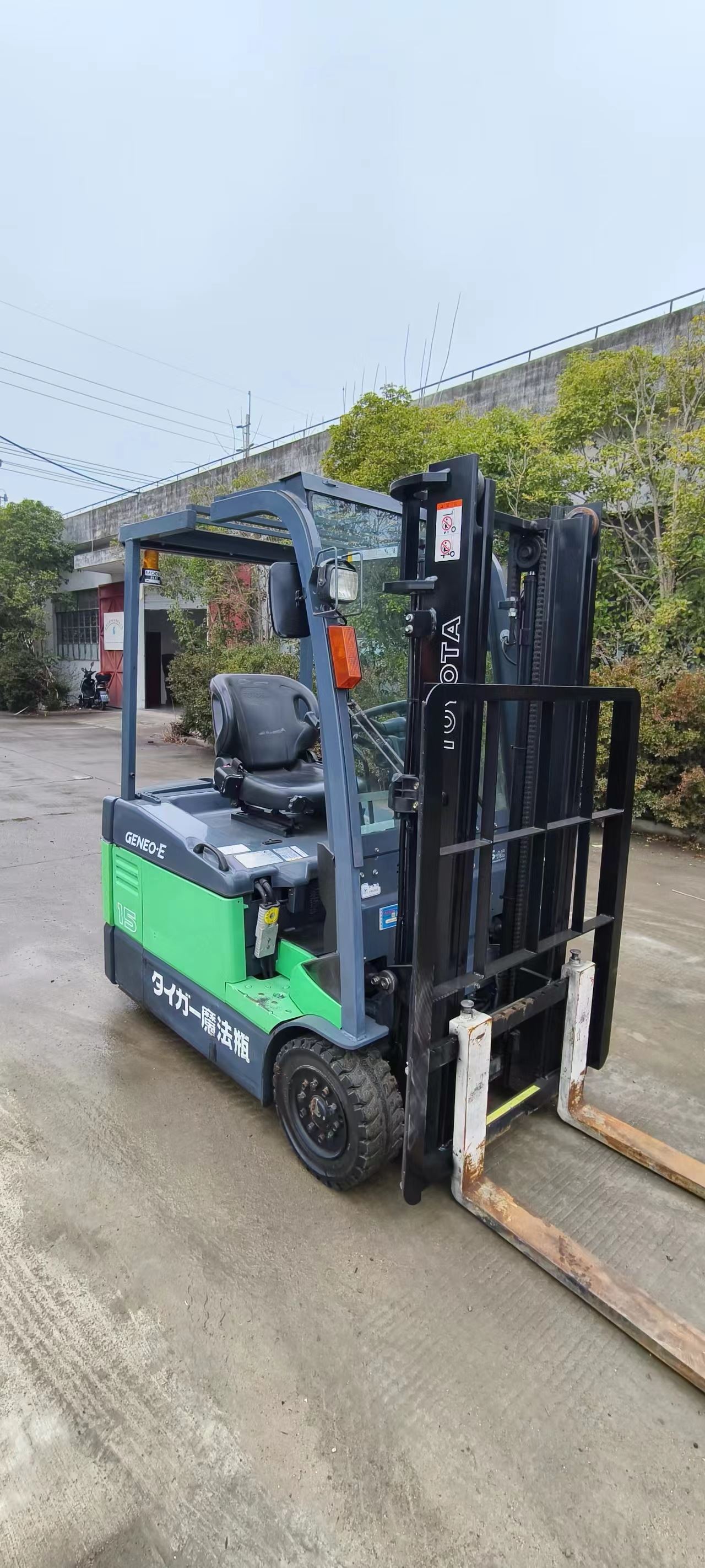永恪叉车 3.3带中钢日本原装进口 动力大 操作灵活 现场试车