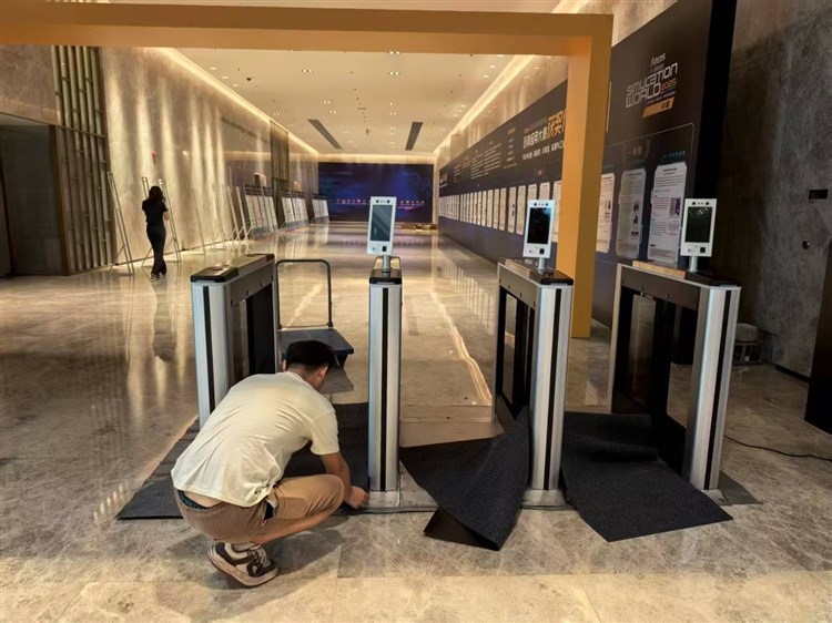 建设峰展览会闸机租赁，提供便捷的设备安装服务