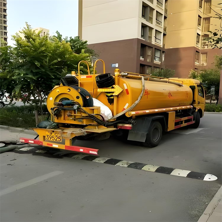移动污泥压滤车在污水处理厂对沉淀池进行清理租一天多少钱