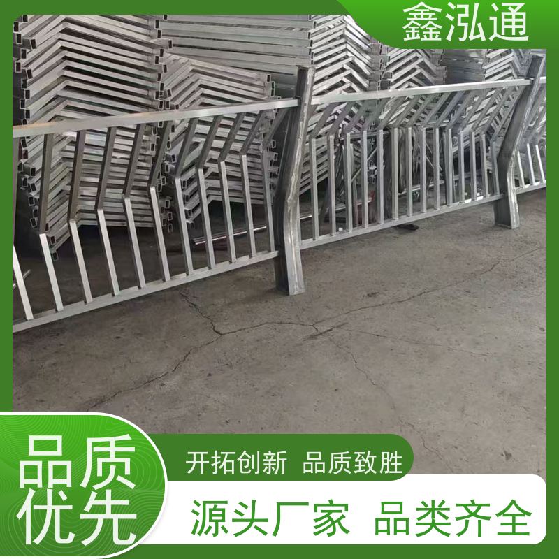 鑫泓通 人行道路不锈钢护栏 两侧防撞规格齐全 工期速度快 