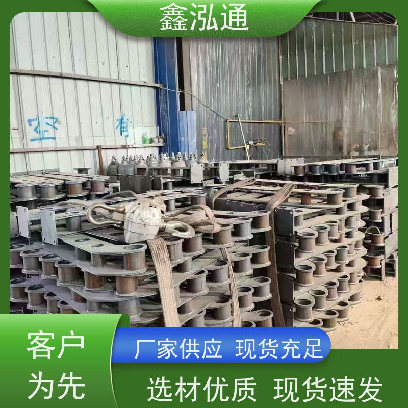 鑫泓通 道路防撞护栏 公路两侧栅栏 品质保证 支持定制
