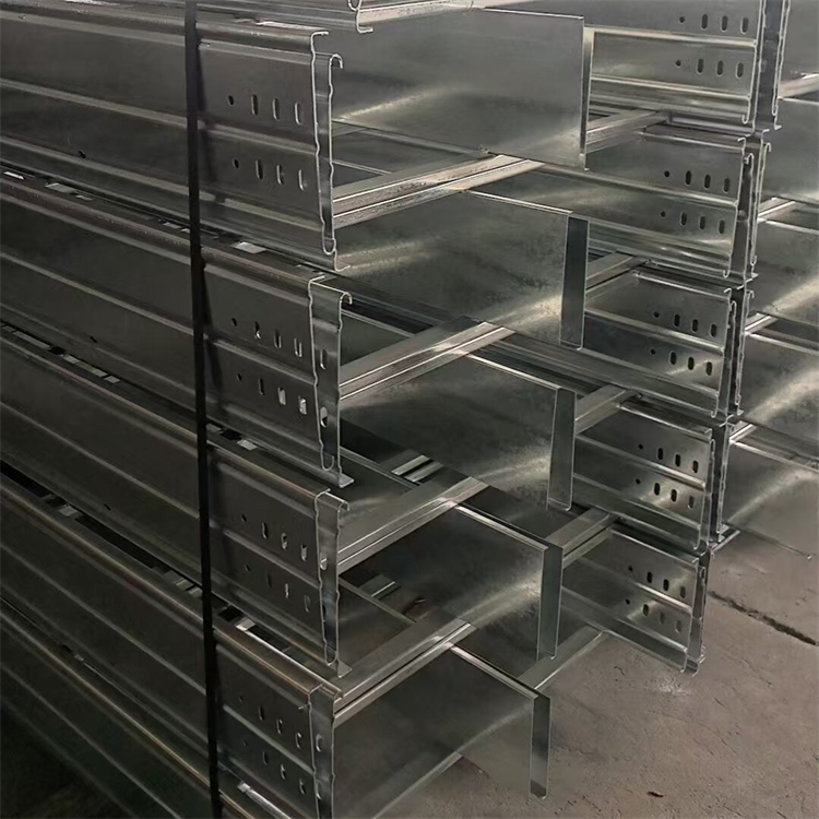 隆鑫 直供 镀锌梯级式桥架 防腐耐用 坚固可靠 防火安全 使用寿命长