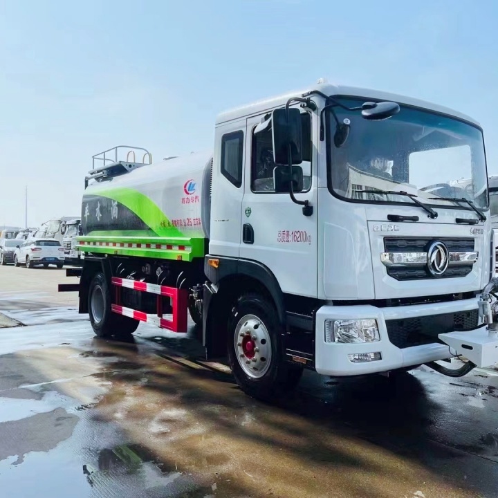  喷雾降尘车 工程洒水车 国六排放 可以浇灌路边花木